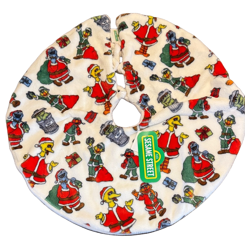 Sesame Street Holiday Tabletop Tree Skirt Size 24" NWT